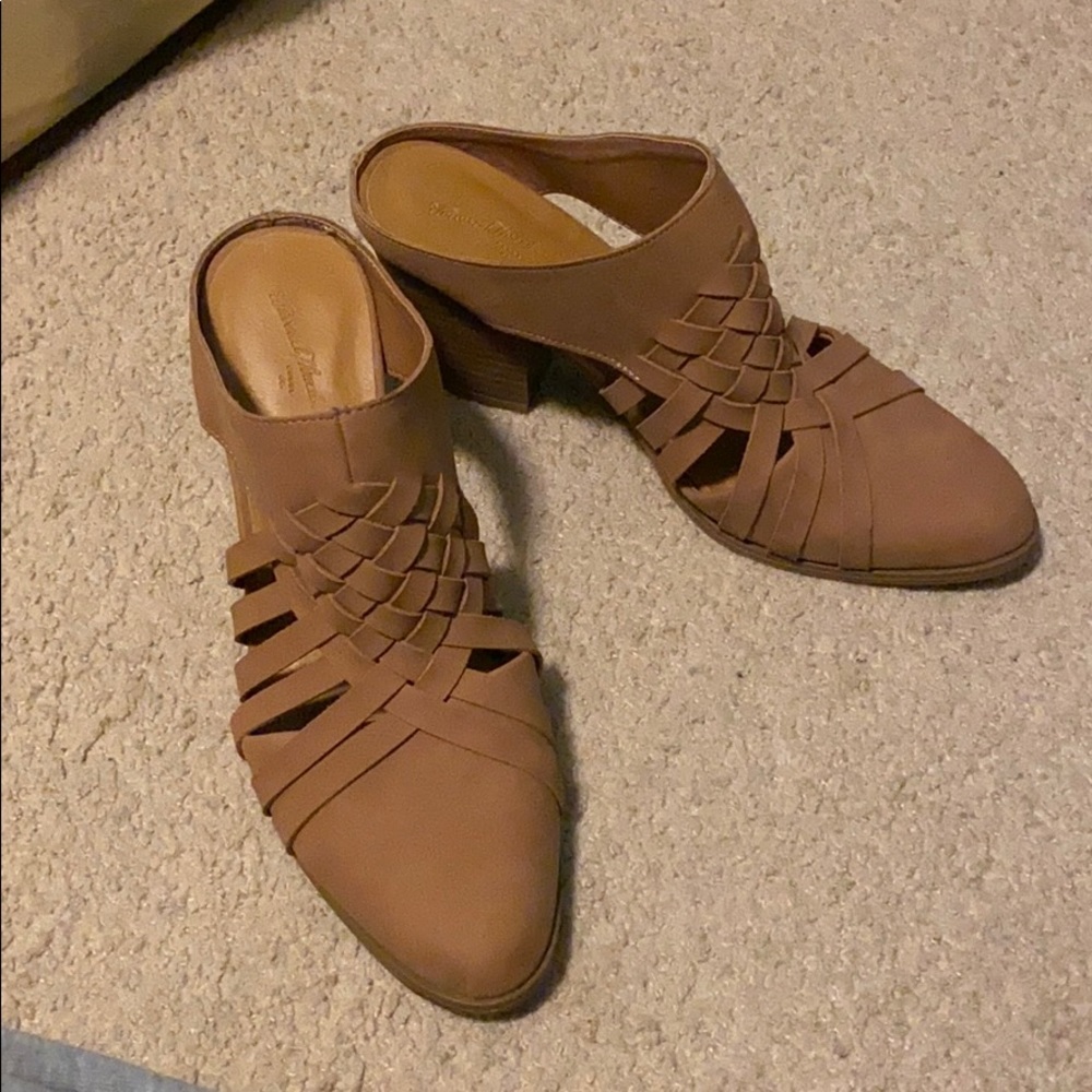 Closing sale! Universal thread woven mules